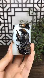 新疆和田玉黑皮白肉手把件