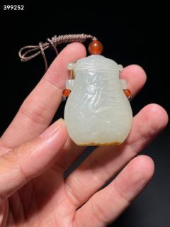 清 和田玉双鹿香囊 尺寸5×3.6×1.9厘米